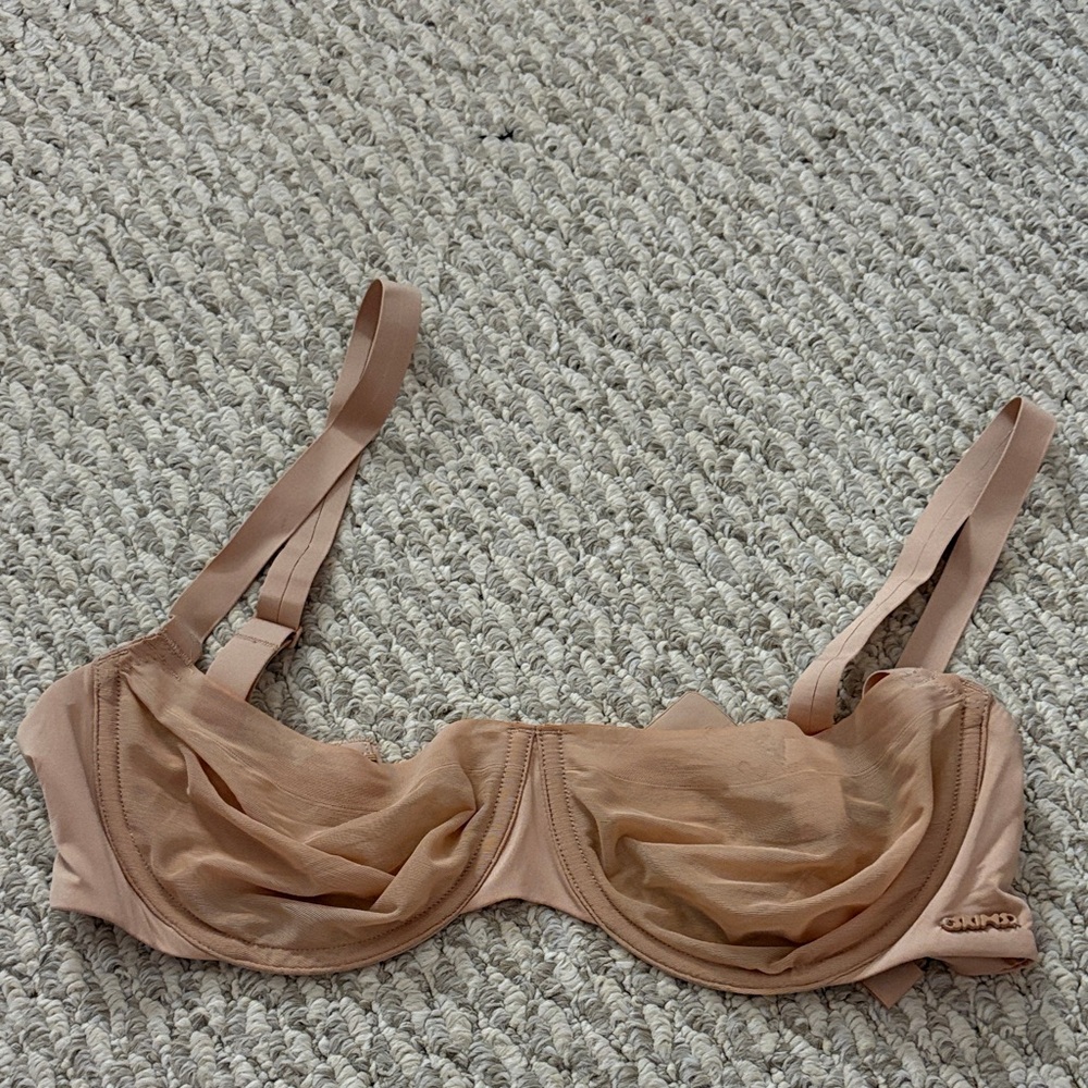 Skims No show unlined balconette bra